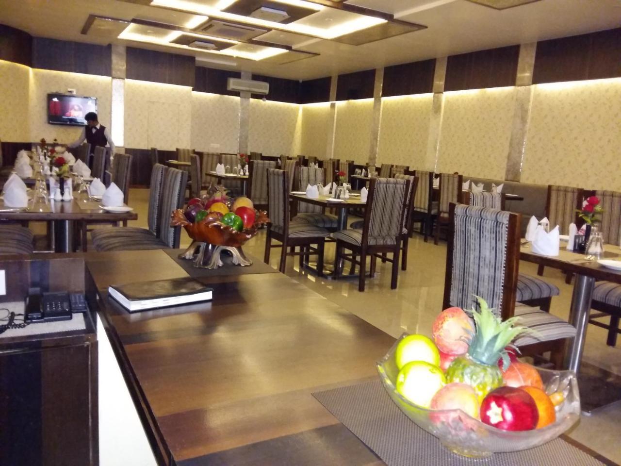 Hotel Simran Rāipur Zewnętrze zdjęcie