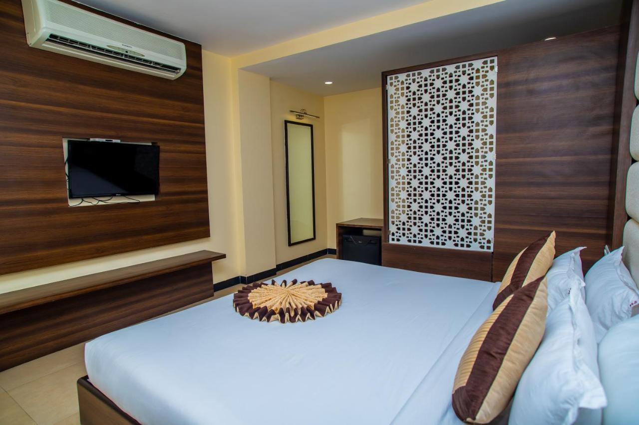Hotel Simran Rāipur Zewnętrze zdjęcie